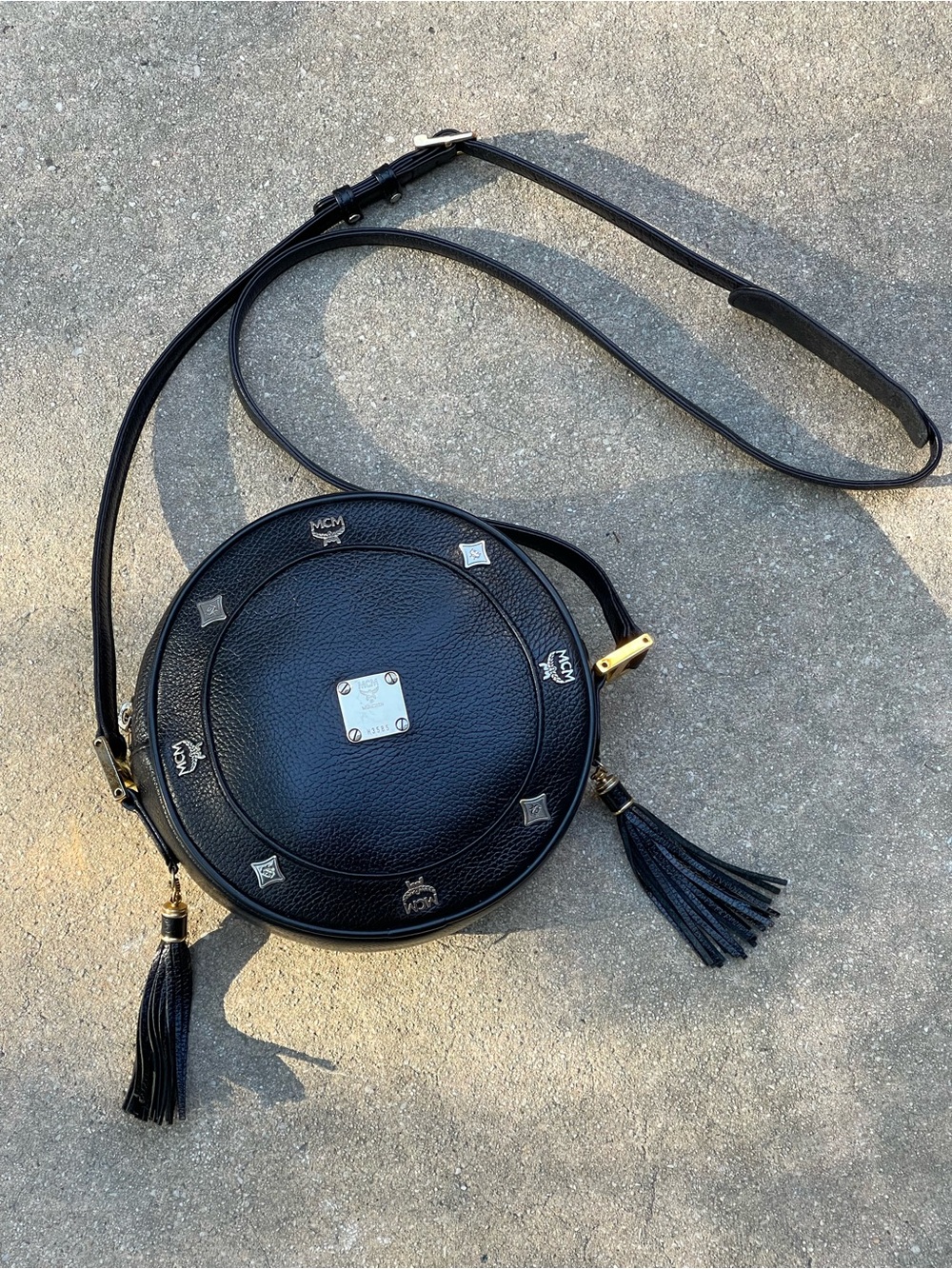 Vintage MCM Black Pebbled Leather Tambourine Crossbody Germany tassels 
Designer